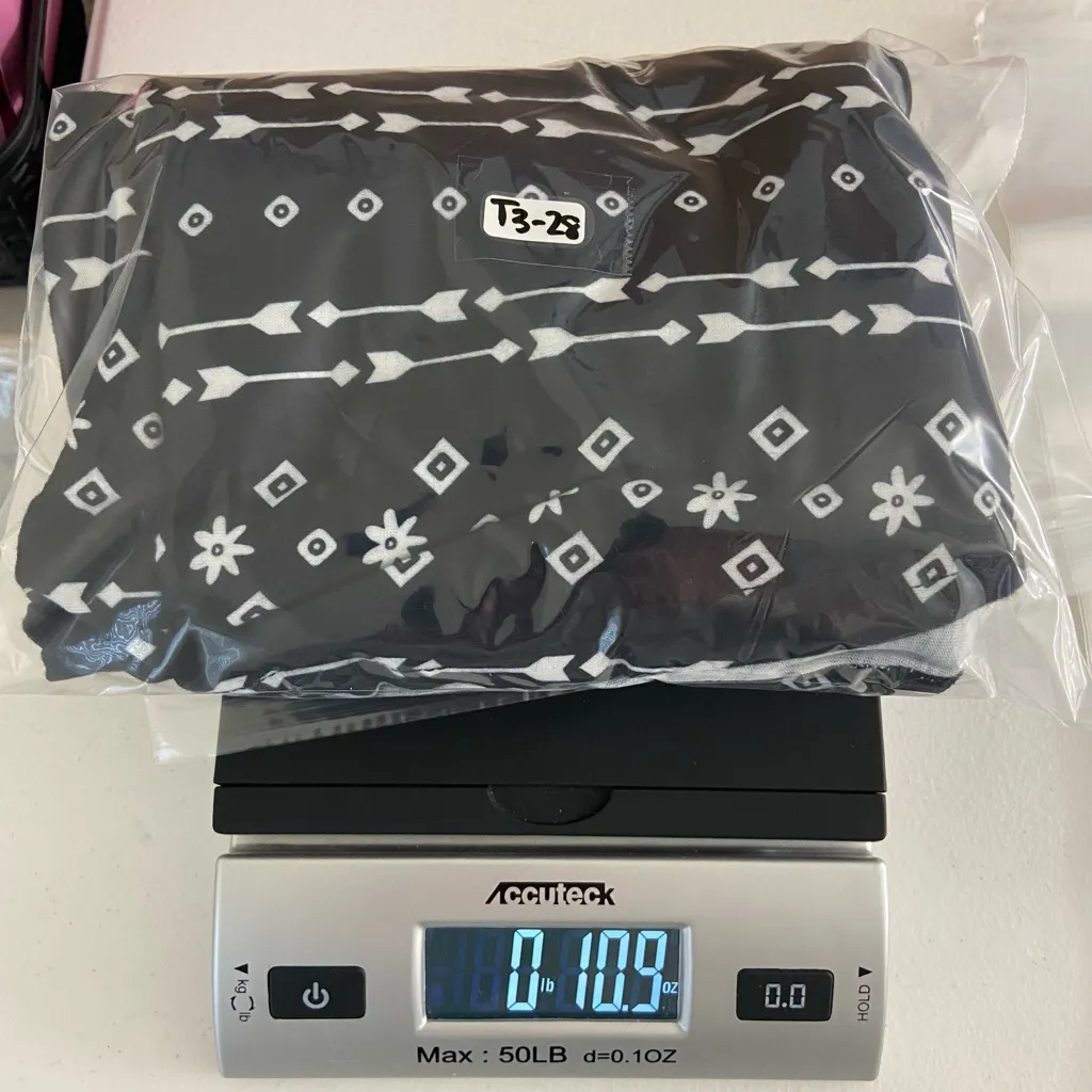 NWOT Women’s‎ black white arrow patterned soft tshirt maxi stretch dress medium - Image 7