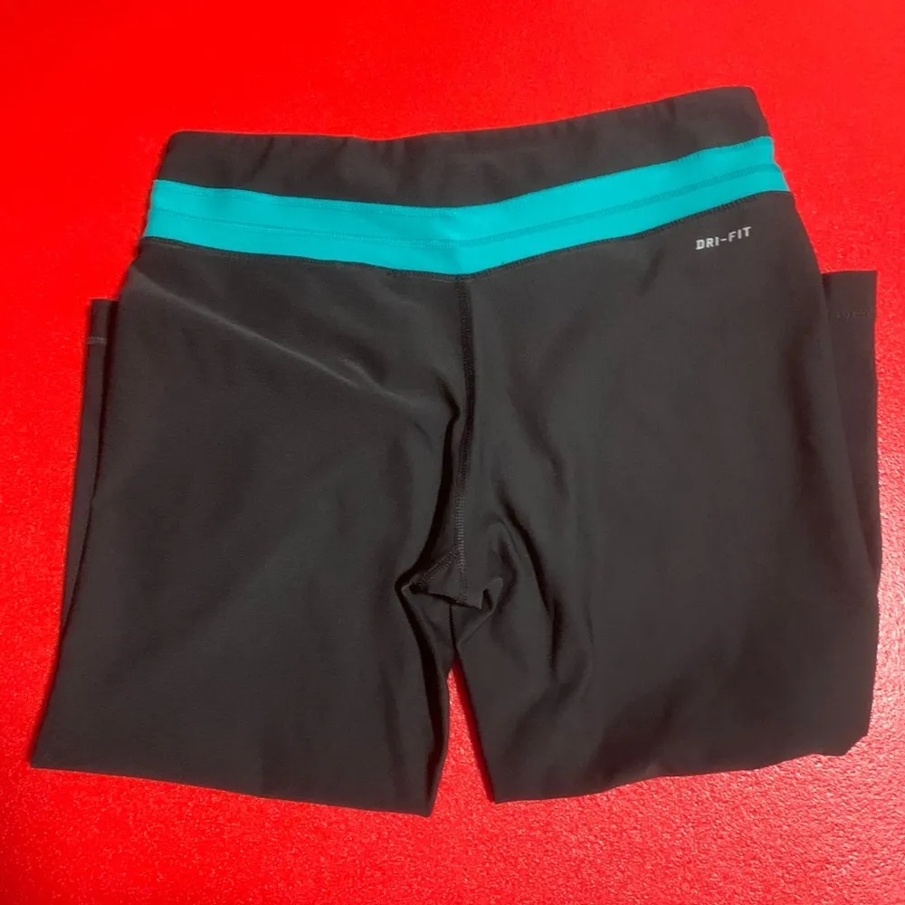 Nike Dri-Fit cropped workout pants black size S - Image 9