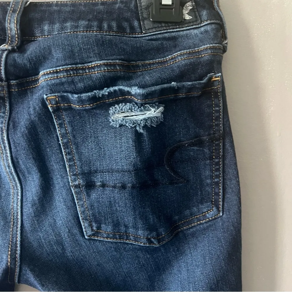 American Eagle 360 Super Stretch Distressed Jeggings Size 6 - Image 4
