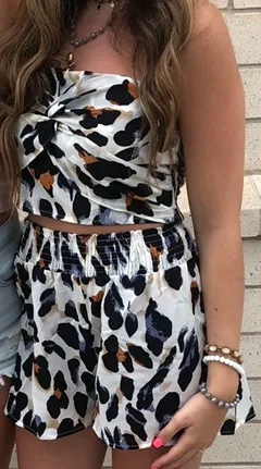 Leopard Print Twist Front Crop Bandeau With Shorts - Image 3