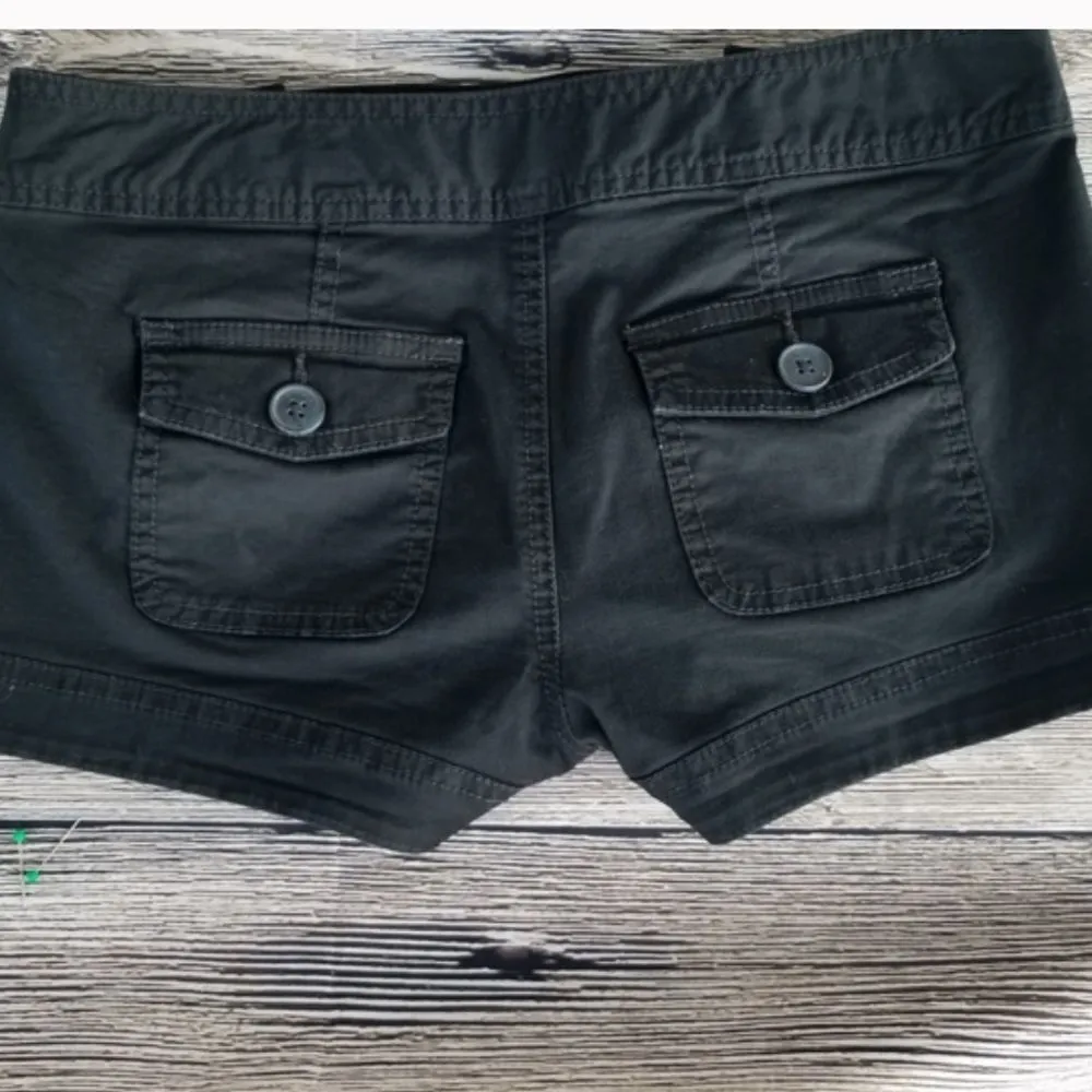 ✨ Express Womens Black Button Front Shorts Short✨ - Image 3