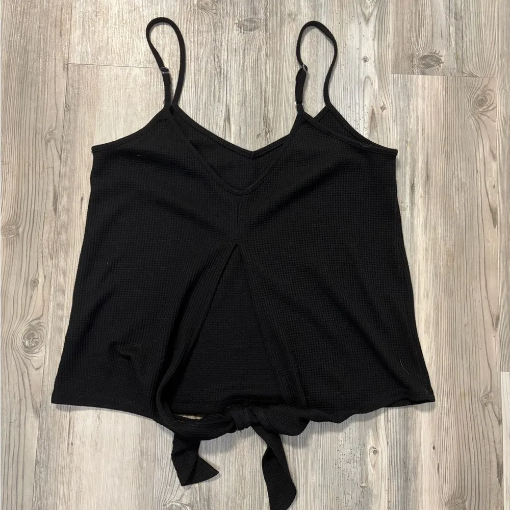 Black waffle knit tank top with adjustable straps and tie back #tanktop Size M - Image 3