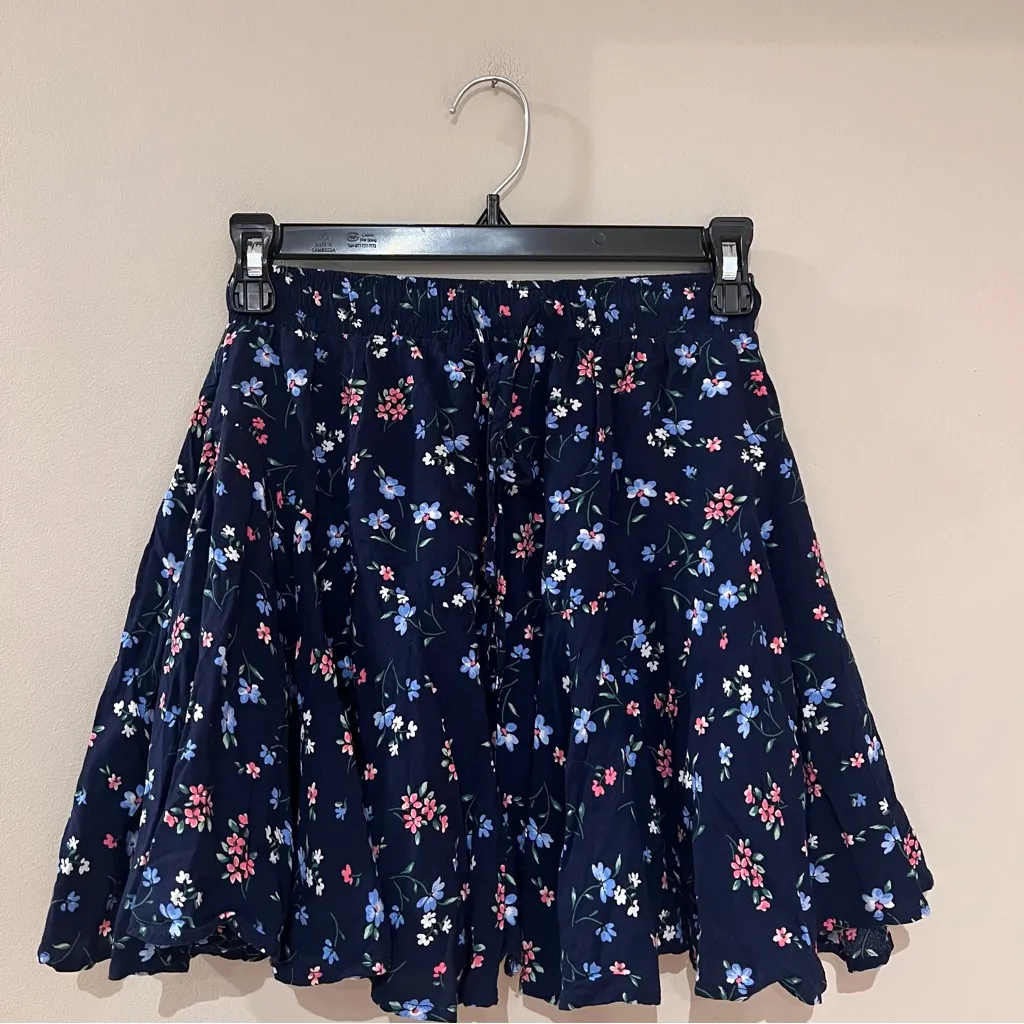 mi ami Francesca’s Blue Floral Mini Skirt Size XS - Image 2