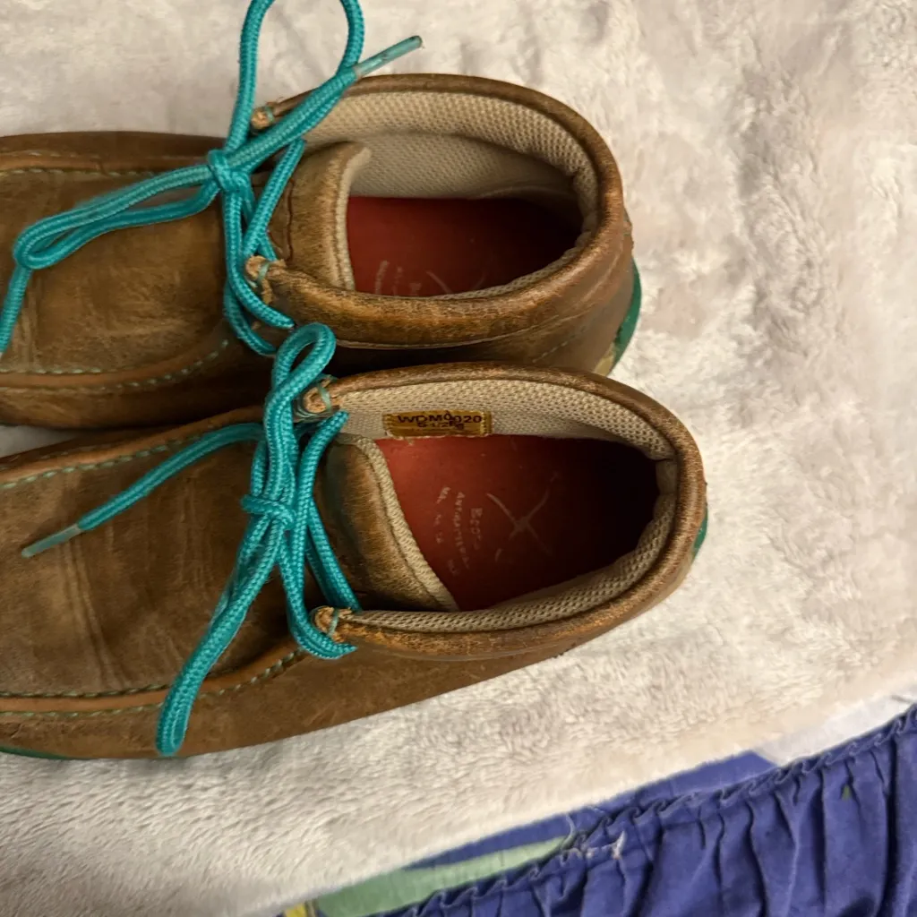 Boots Brown Leather Shoes with Teal Laces Size 5.5 - Image 4