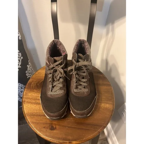 Skechers Women’s Size 9 Tregor Hiking Boots Brown Lace Up Lined Memory Foam - Image 2