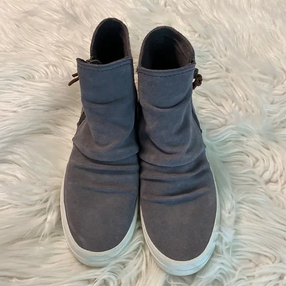 Sperry Mid Rise sneaker size 10 excellent condition running small - Image 2