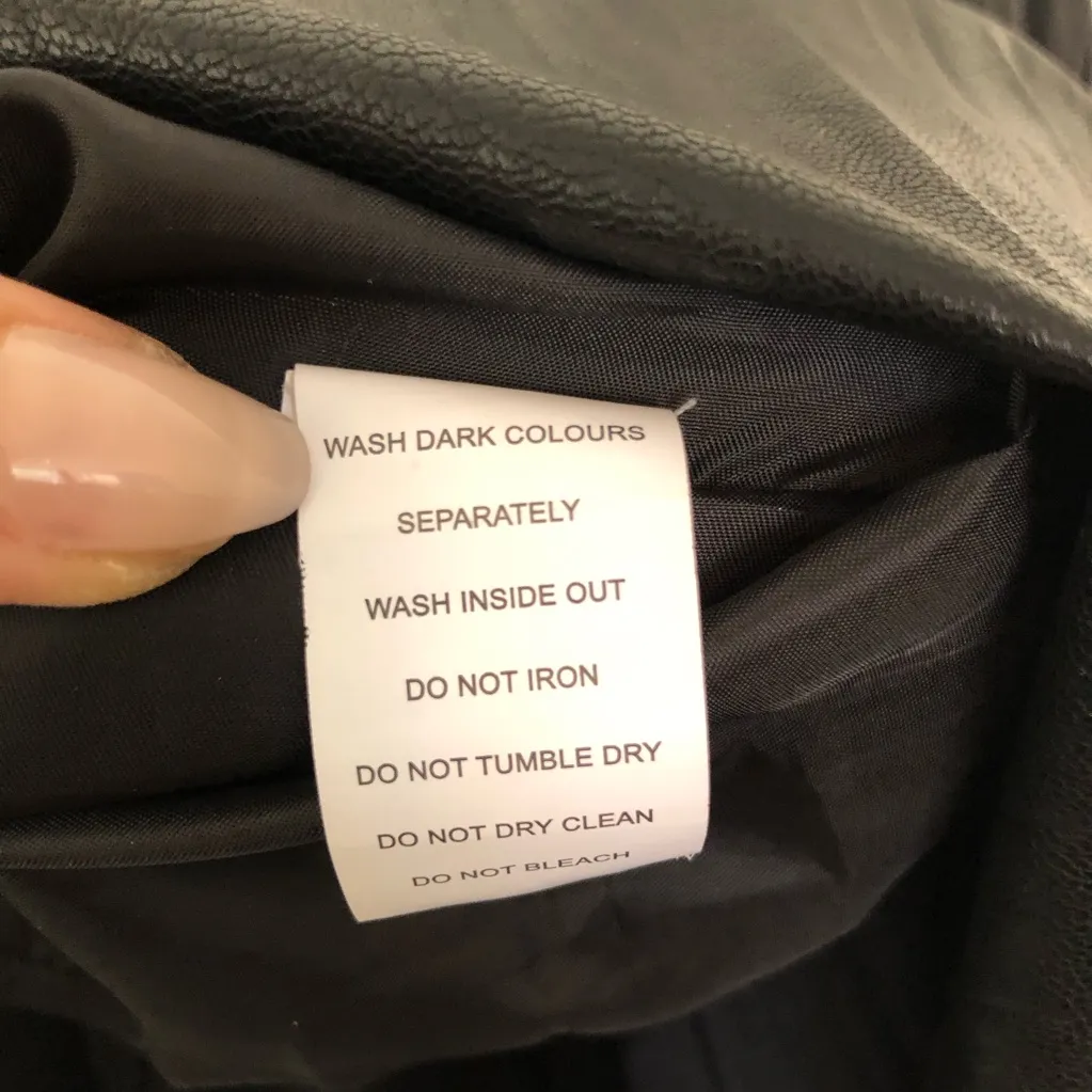 Black Faux Leather Pleated Mini Skirt Size 6 - Image 8