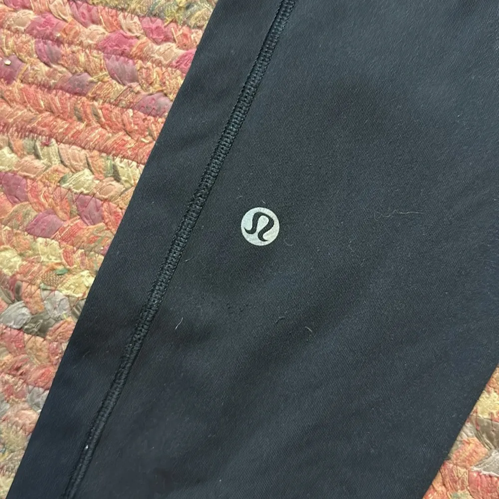 LULULEMON BLACK Tight 28" *Full-On Luxtreme - Image 4