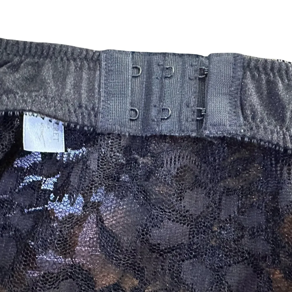 Vintage Victoria’s Secret GOLD Label Black Silky Lace Garter Belt - Image 5