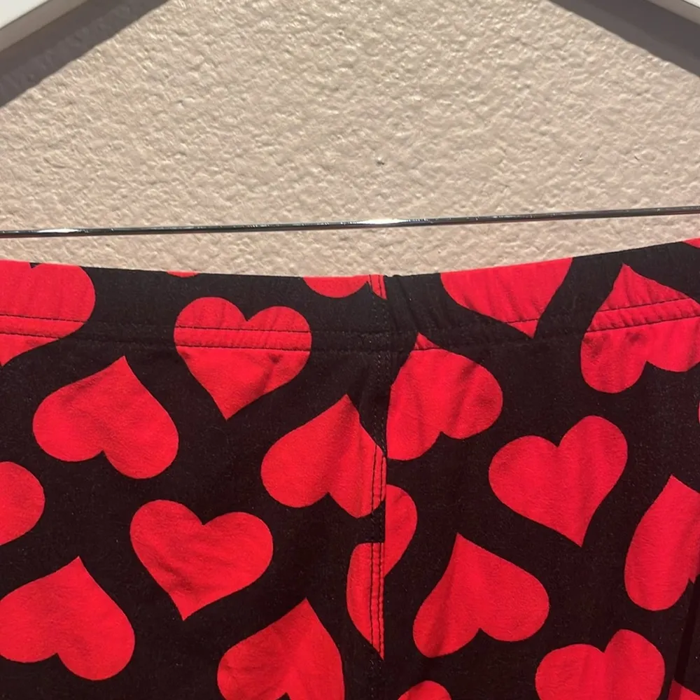 Women’s Heart cropped Leggings Black Red Valentine’s Day Size XL - Image 6