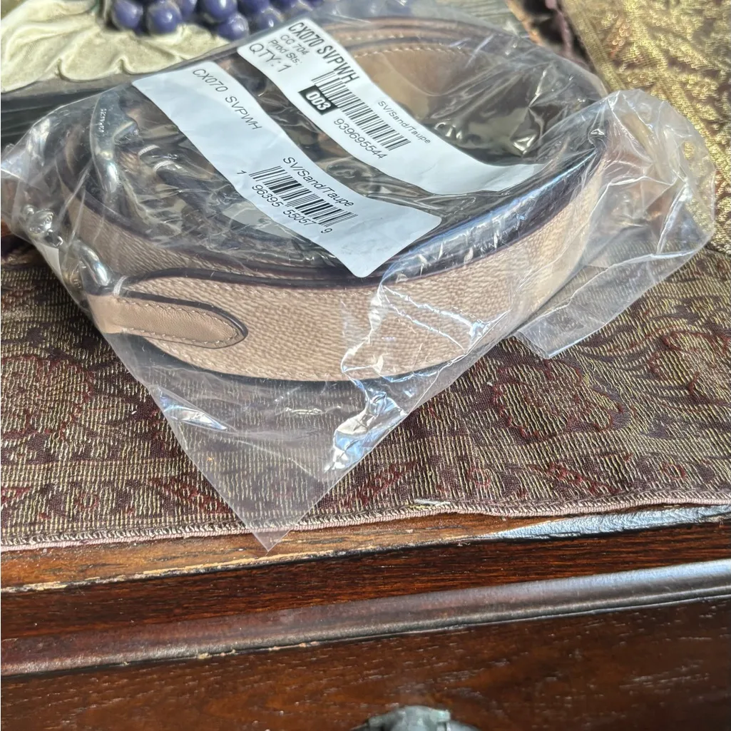 Authentic COACH REVERSIBLE Signature coated /smooth leather belt for any bag - Image 2