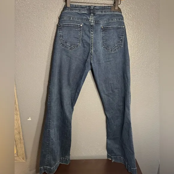 Rock and Roll Cowgirl Women’s Mid Rise Trouser Bootcut Dark Jeans Size 34 x 36 - Image 2