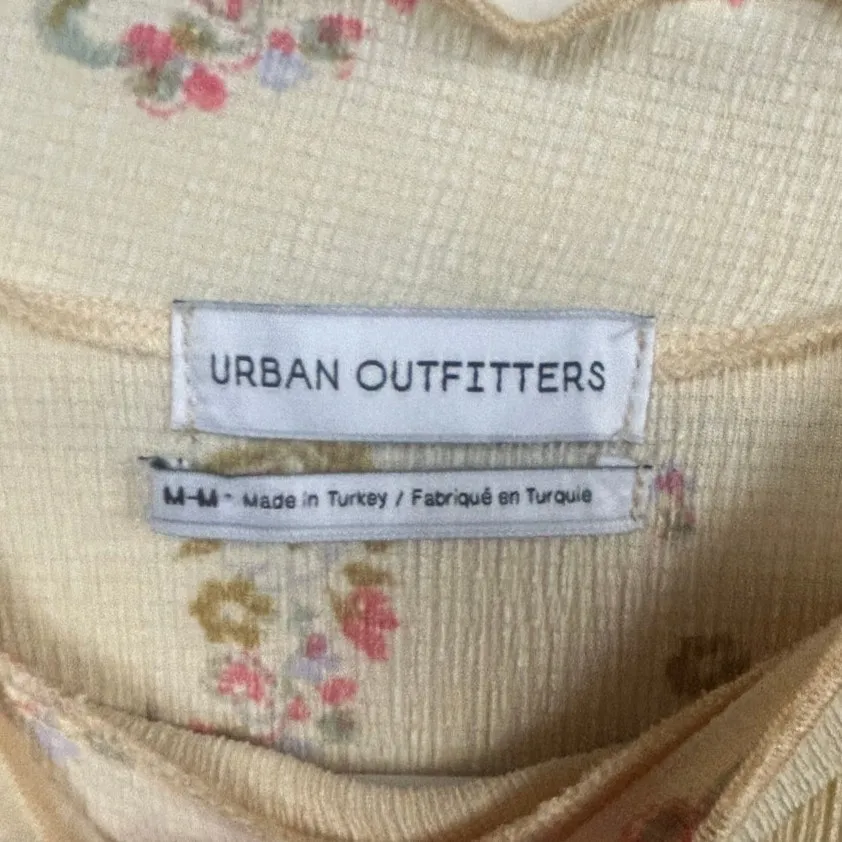 Urban Outfitters - Floral Paisley
Patchwork Bodycon Dress in Yellow Blue size M - Image 4