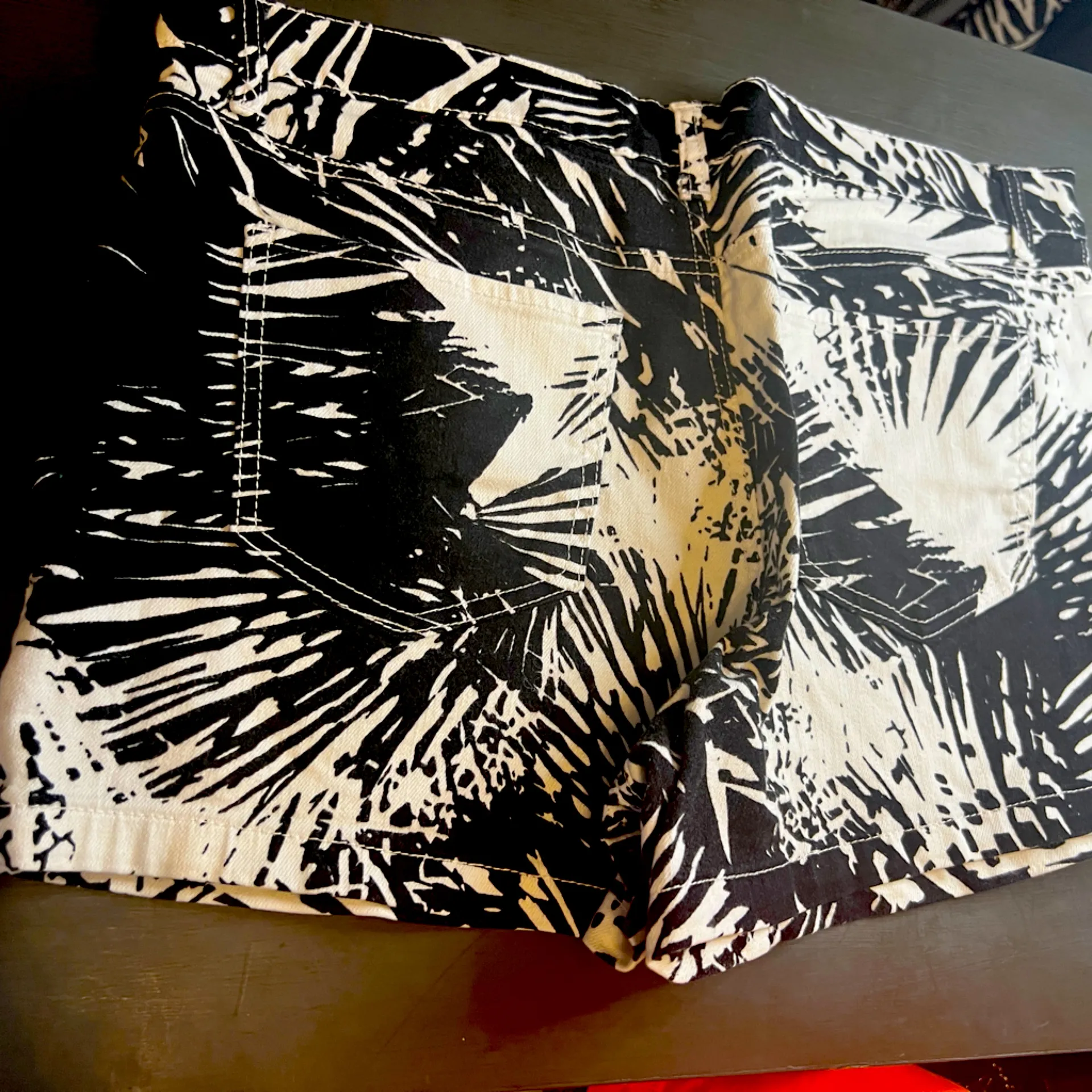 New York & Company Monochrome Patterned Pants Black Size 12 - Image 2