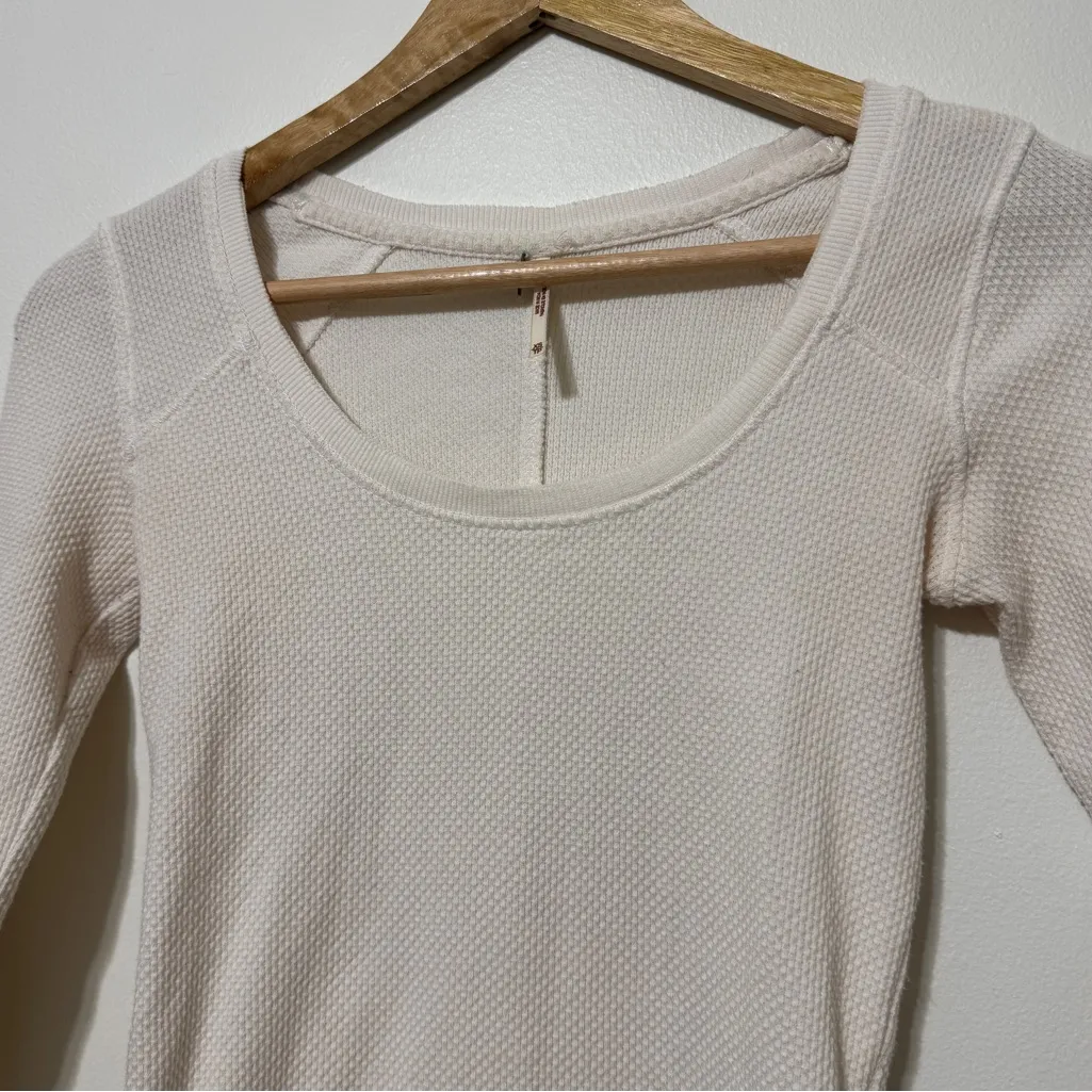 Free People Masquerade Thermal Size XS Cream White Long sleeve Lace Floral Top - Image 4