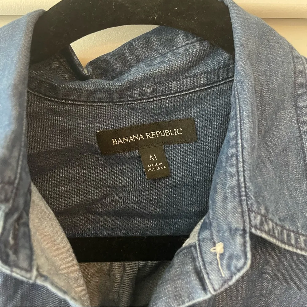 Banana Republic  Button Down - Image 4