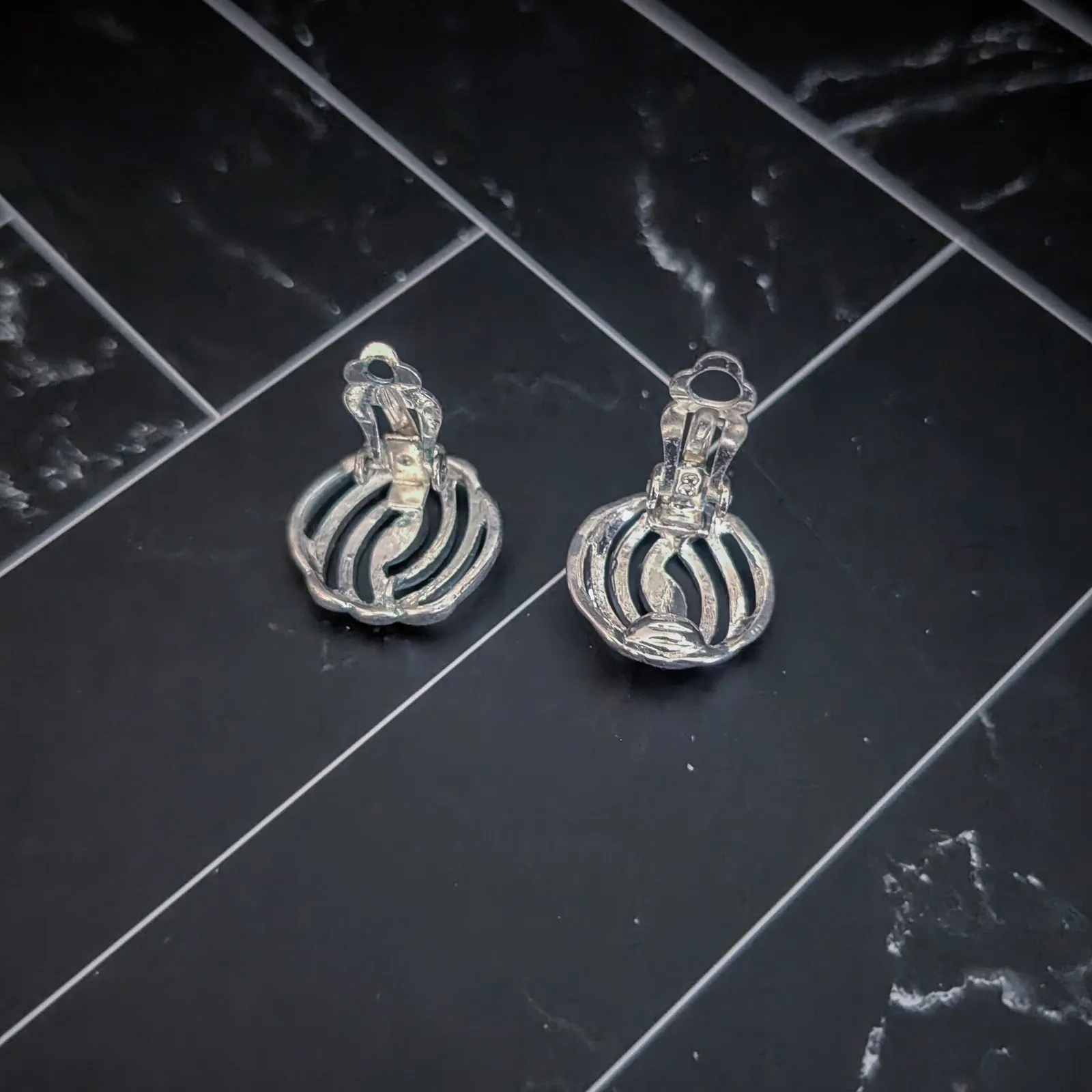 Vintage Clip On Earrings Stylish Silver Tone - Image 6