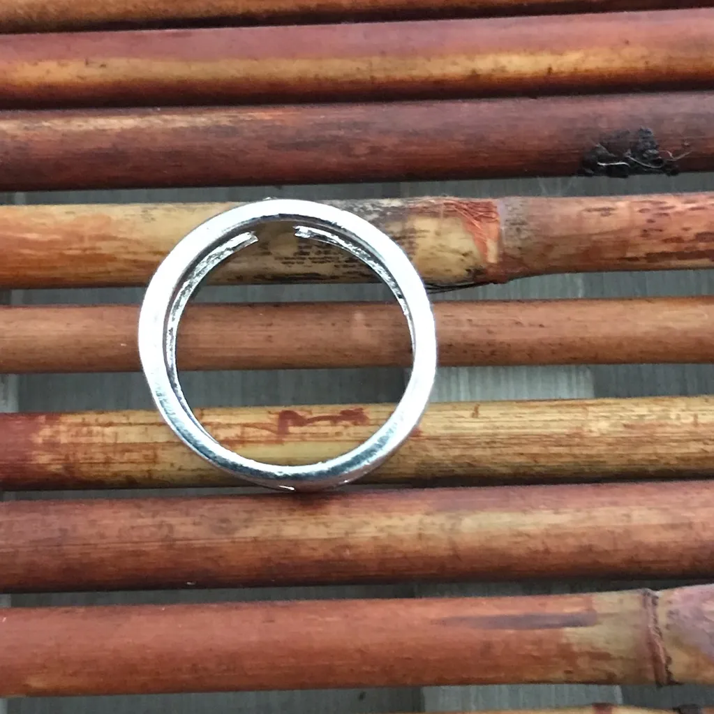 Minimalist Silver Tone Single Crystal Ring Size 6 - Image 3