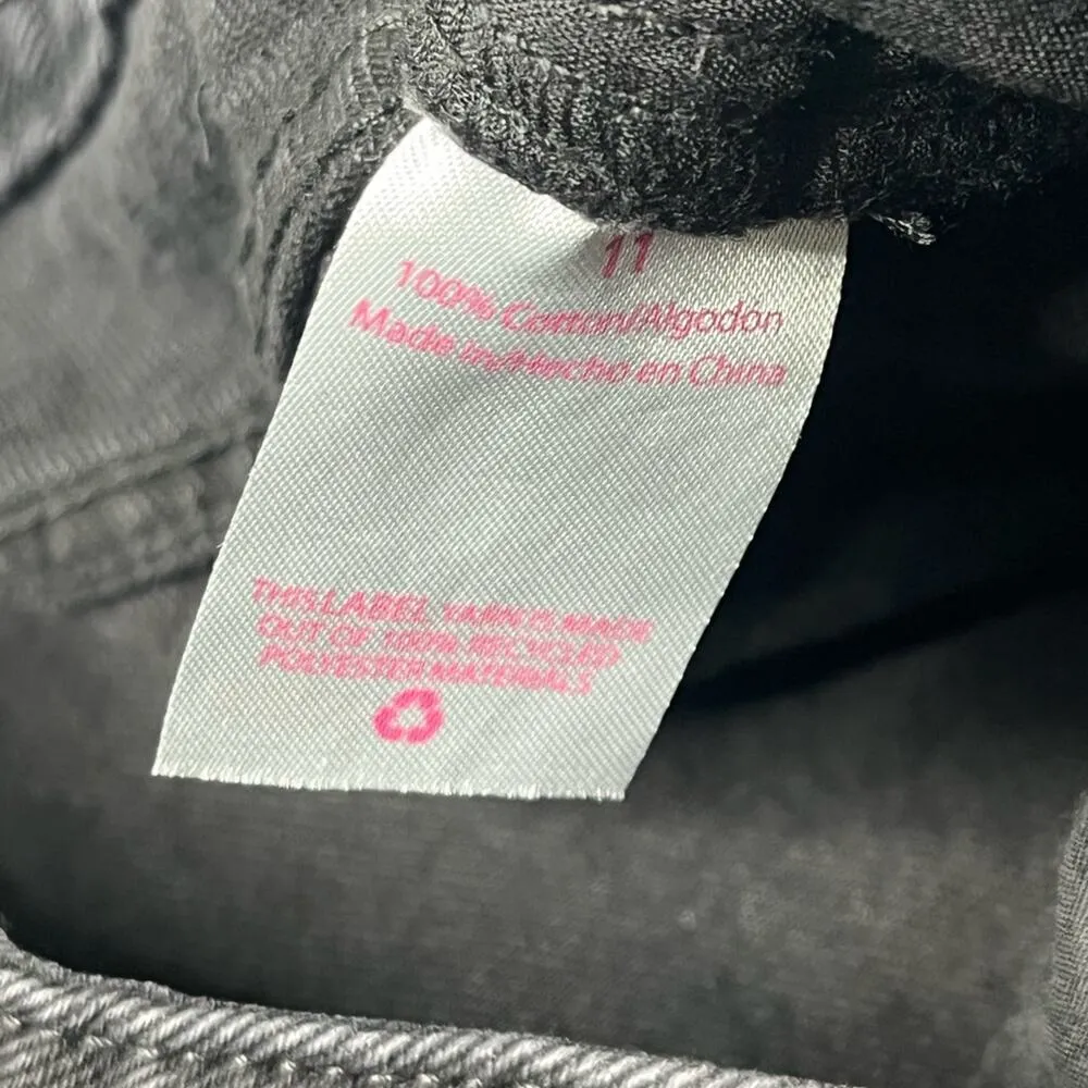 Women’s black distressed denim super high rise relaxed fit jeans new size 11 - Image 7