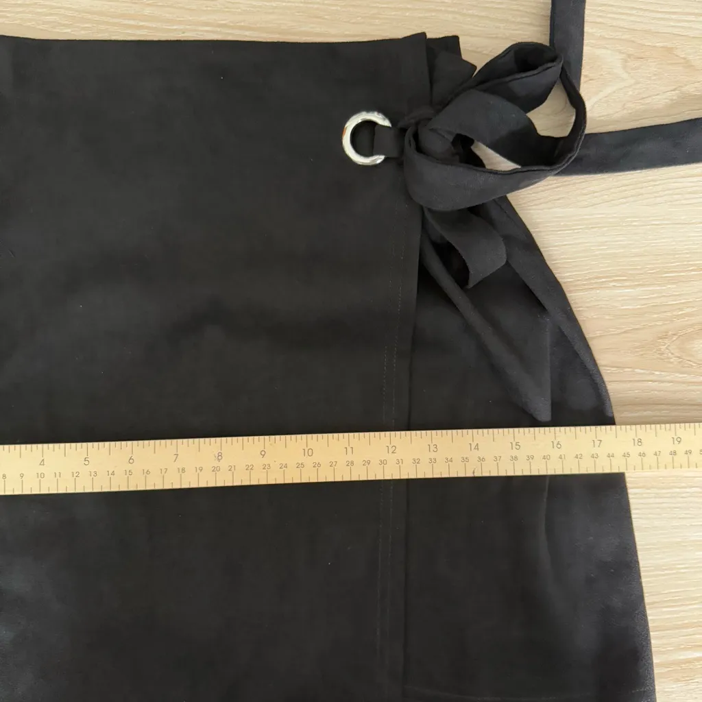 Simplee Medium NEW Black Mini Skirt Slit Cut Side Tie - Image 9