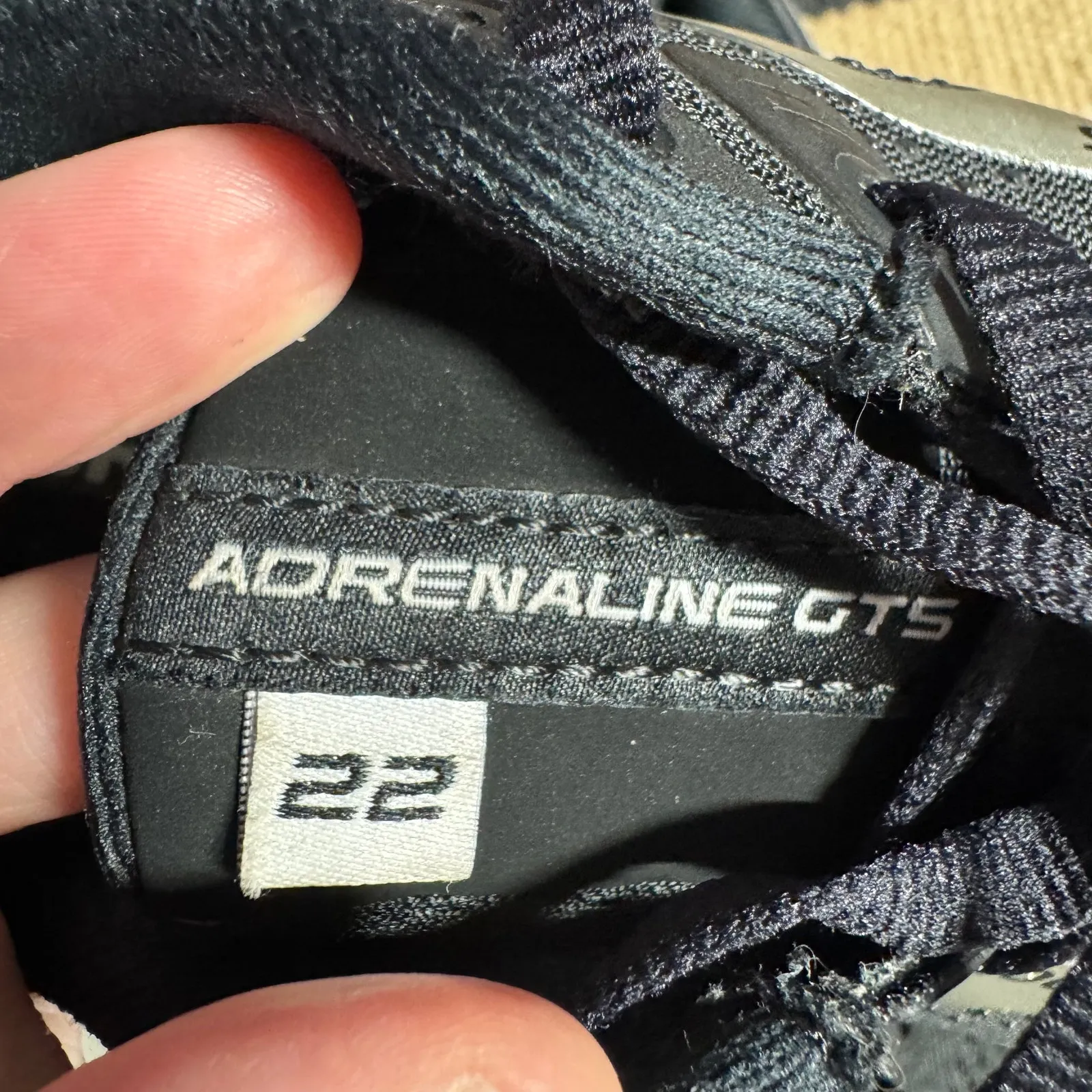 Brooks Adrenaline GTS 22 Running Sneaker Women 8.5 Black White Athleisure Walk - Image 6