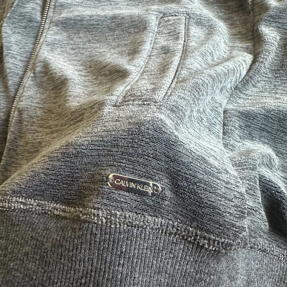 Calvin Klein grey sweater - Image 7