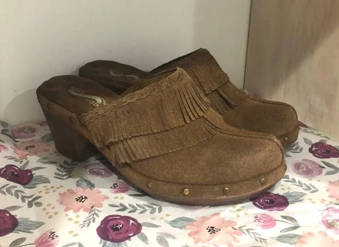 Softwalk Brown Leather Clogs with Fringe Size 5 - Image 2