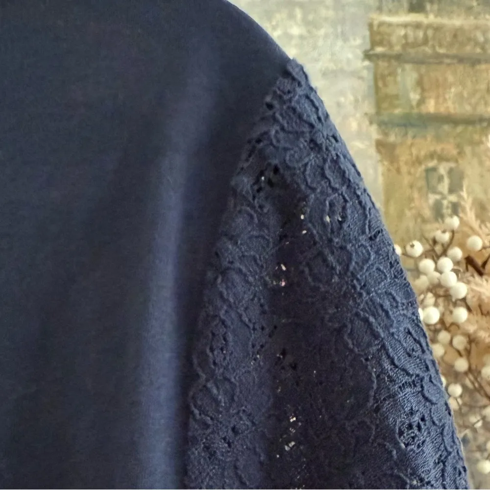 Floral Blouse Flowy Navy Blue Large Stretchy Bell Sleeve Lightweight Modest Top - Image 10