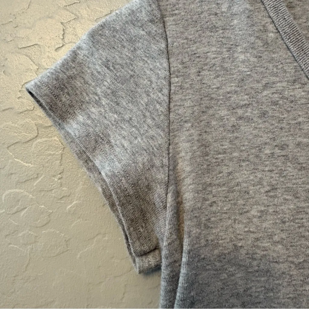 ⭐️Brandy Melville gray v-neck cotton short sleeve shirt size one size - Image 5