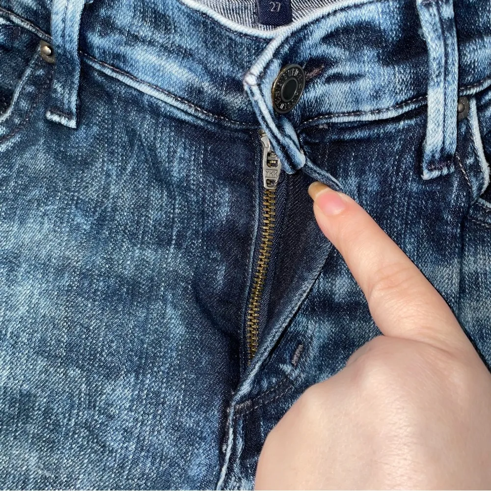 AGOLDE Distressed Dark Wash Colette Skinny Jeans Size 27 - Image 4