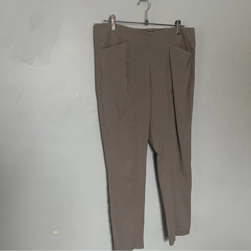 Ophelia Roe Elegant Brown Women's Pants - Image 2