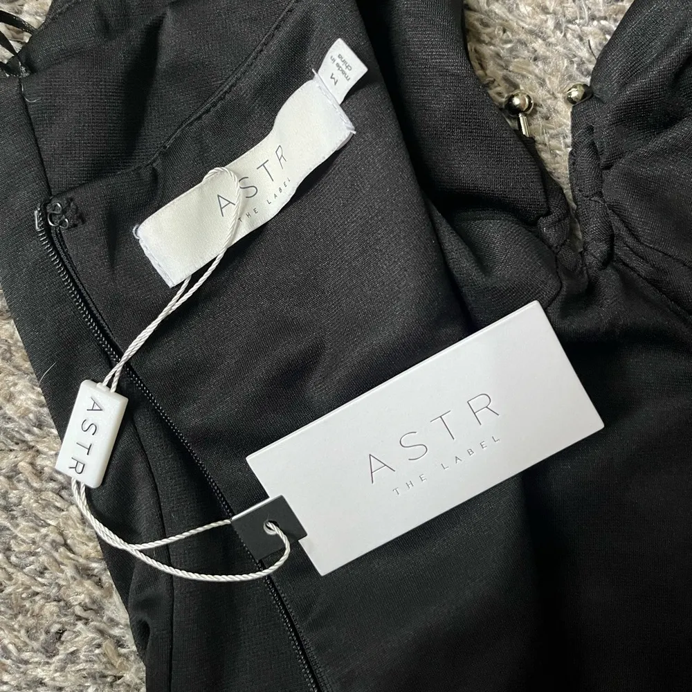 NWT Black ASTR The Label Thing Bodysuit with Sweetheart Neckline w/Silver Detail Size M - Image 7