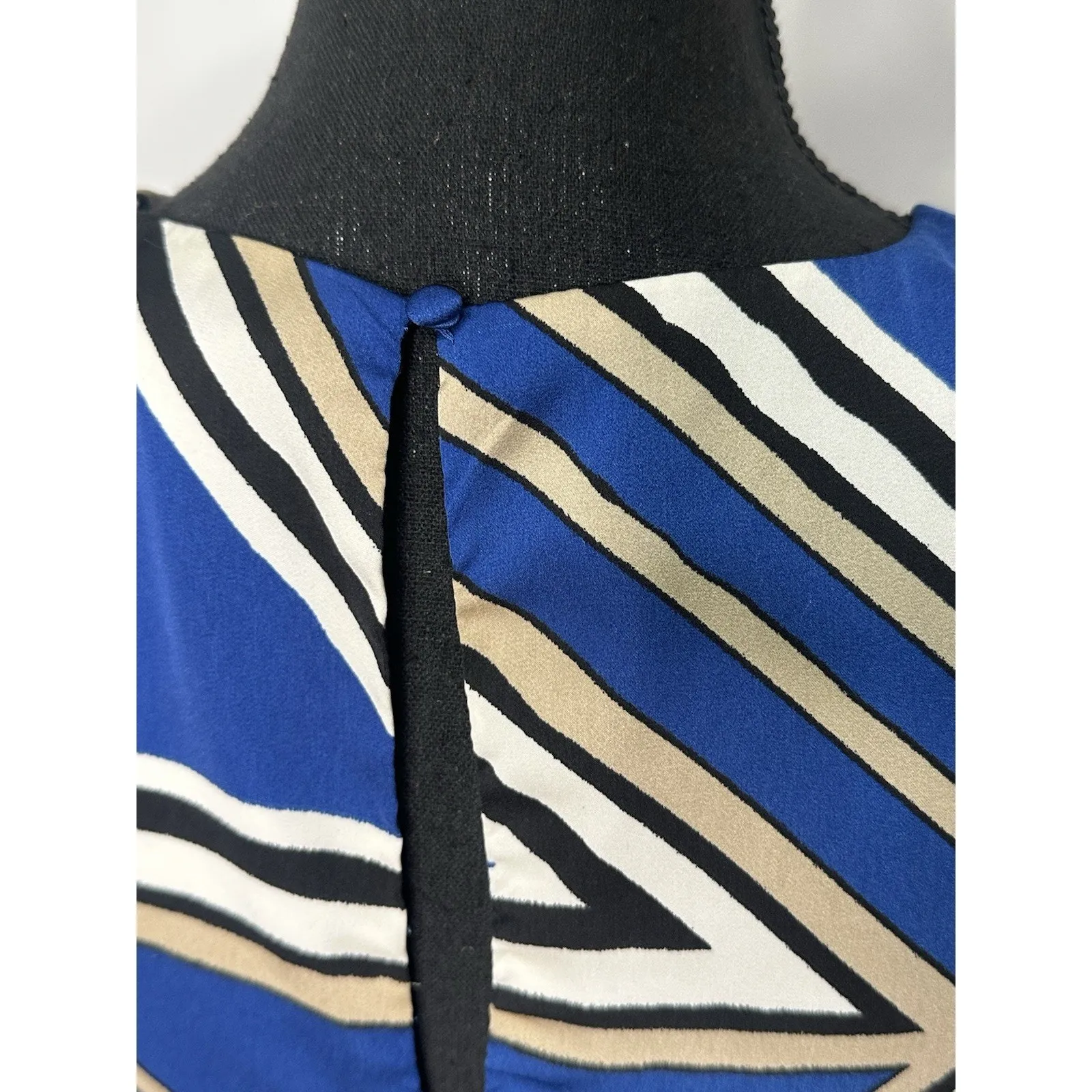 Banana Republic Women's Sleeveless Blue Midi Geo Print Dress Size XS - Image 10