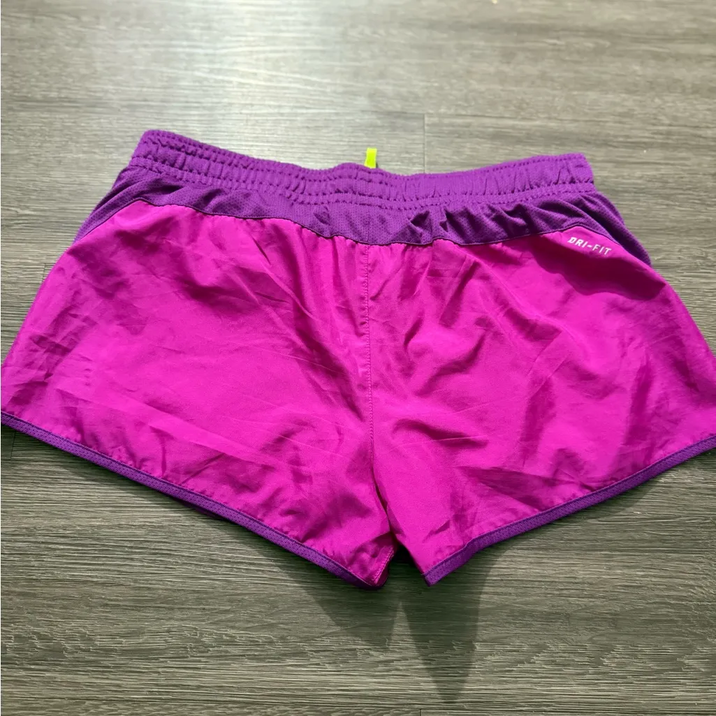 Nike Women's Magenta and Purple Athletic Shorts Size M - Image 5