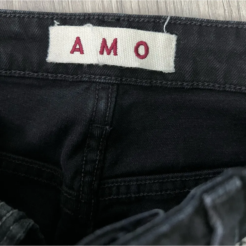 AMO Women’s High Rise Twist Hem Slit Jeans in Black Magic Wash | 28 - Image 4