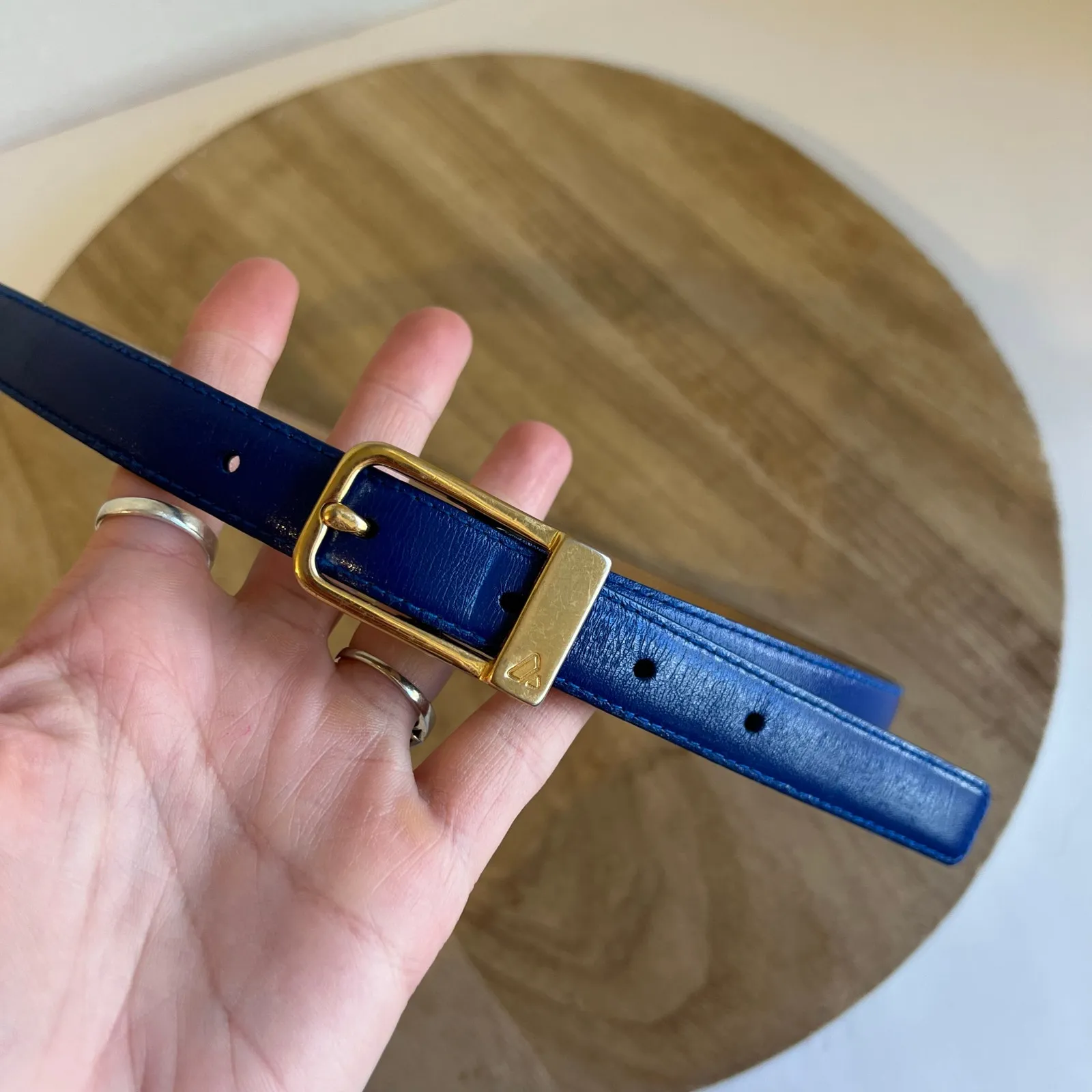 90s Liz Claiborne Blue Genuine Leather Thin Skinny Gold Buckle Belt Size XS - Image 2
