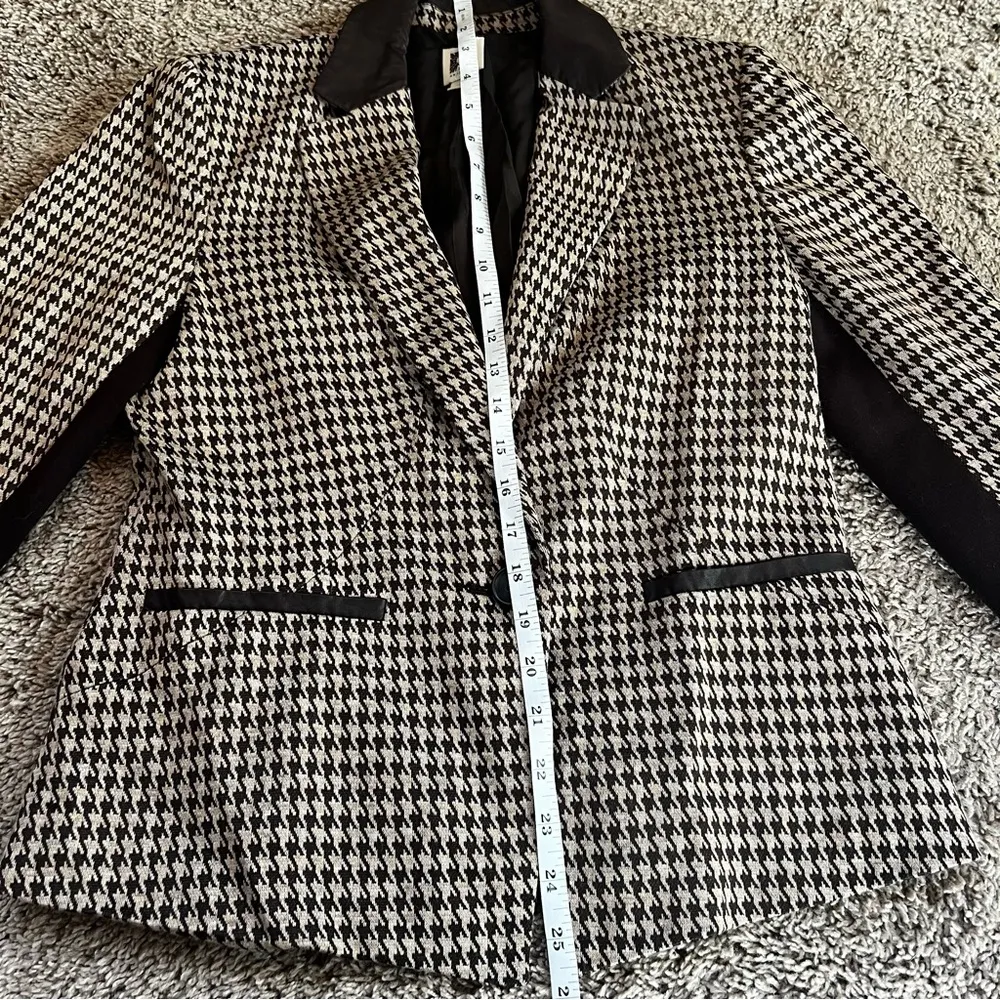 Anne Klein brown and tan houndstooth suit jacket coat size 6 - Image 6
