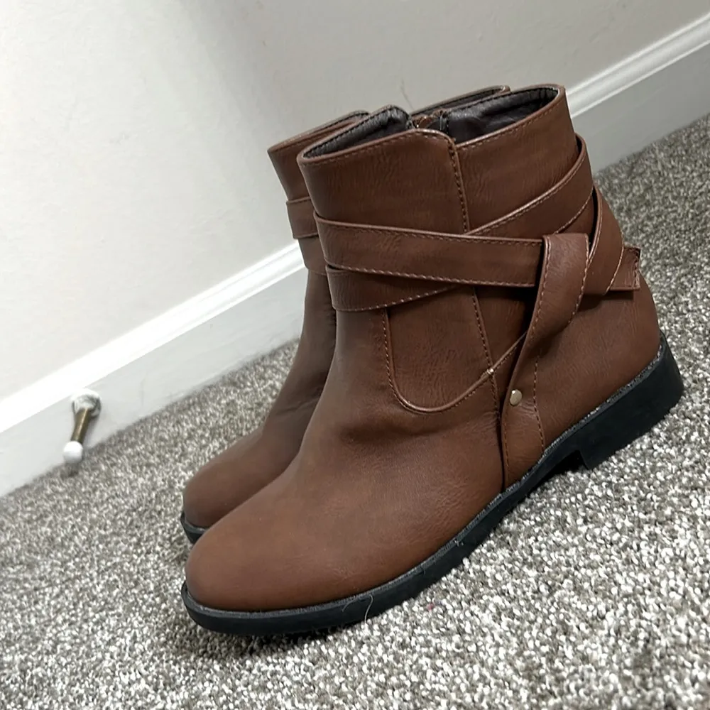 Glaze Brown booties - Image 3