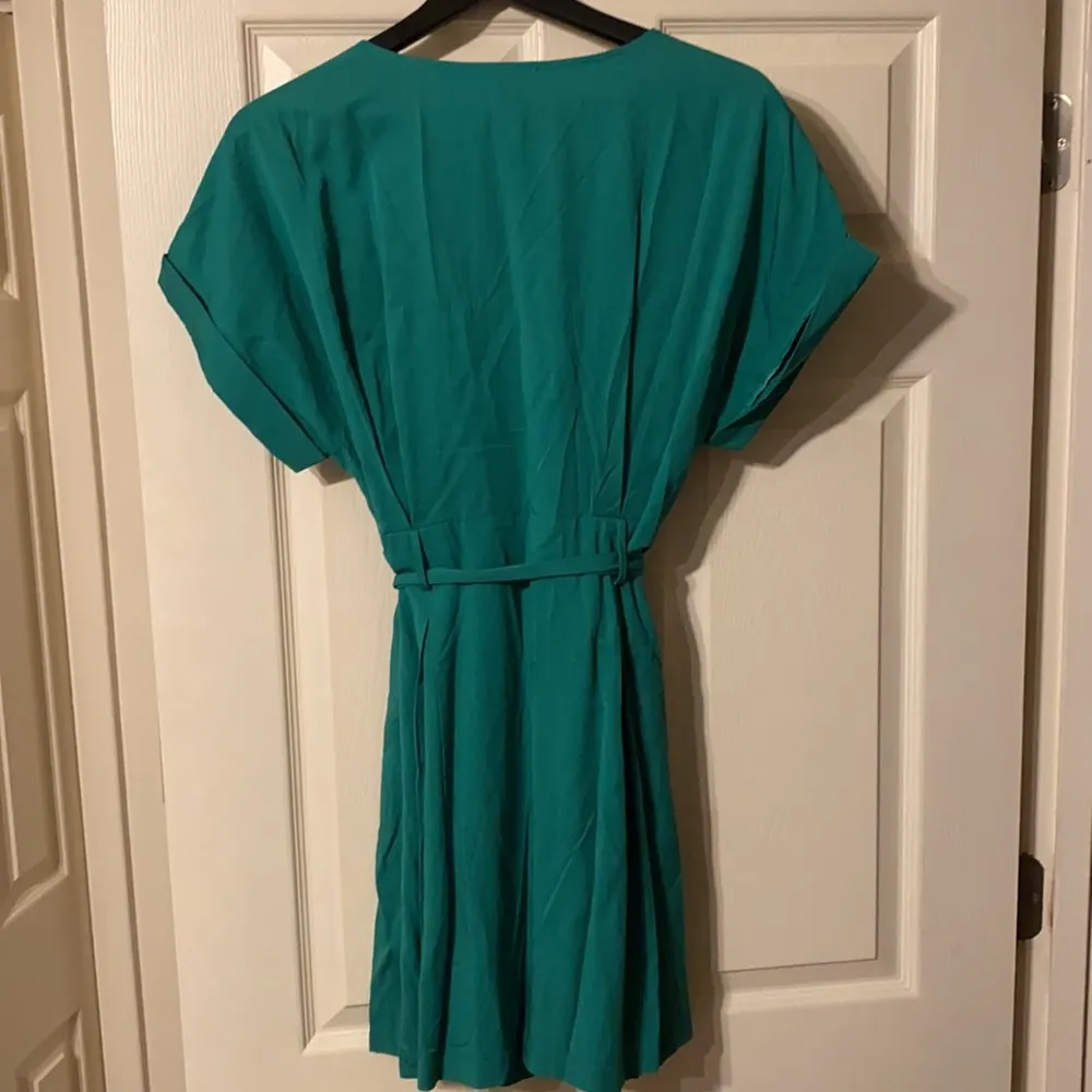NWT Hummingbird short button front green tie dress, L - Image 2