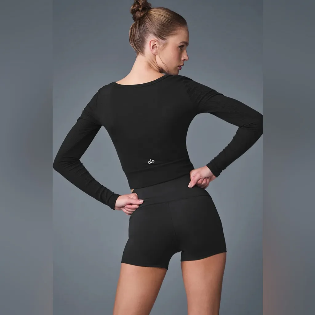 Alo Yoga Cover Long Sleeve Top SEE MEASUREMENTS - Image 2