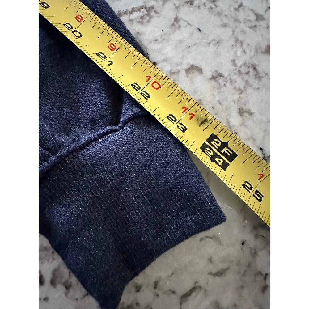 Hard Rock Cafe Prague sweatshirt size medium - Image 7