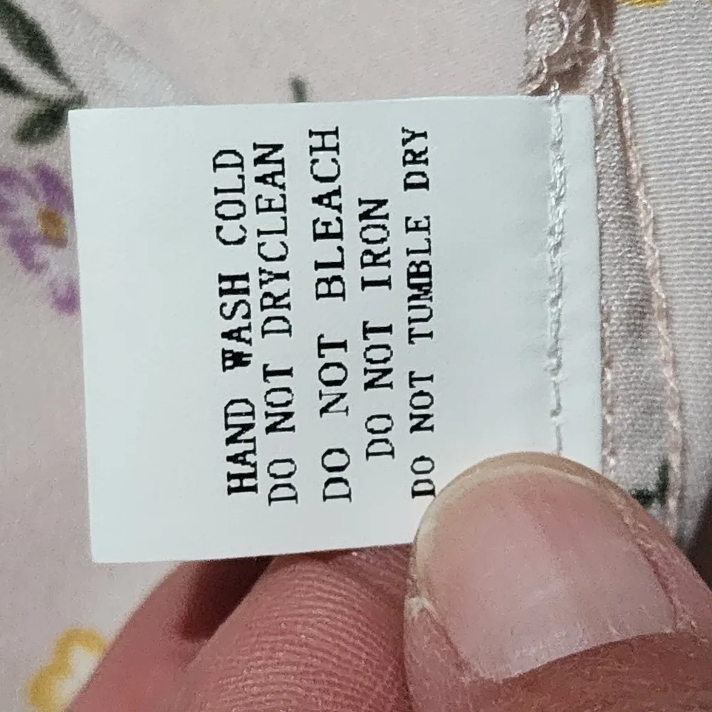 Davi & Dani Blush Floral Vold Shoulder Blouse Size Medium - Image 9