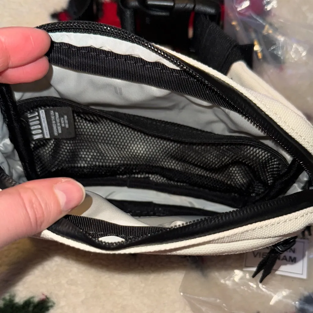 NOBULL White and Black Crossbody Bag - Image 3