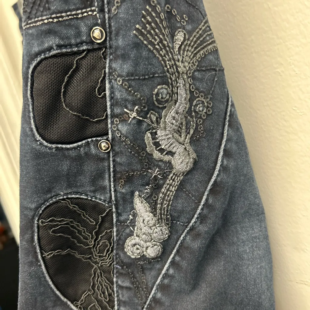 Tricotto Dark Blue Skinny Jeans with Heart Accents Size 4 - Image 3