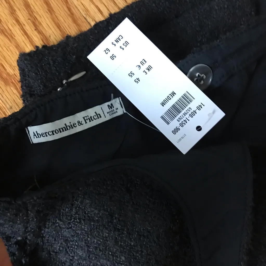 Abercrombie Tweed Black Textured Crop Top NWT - Image 4