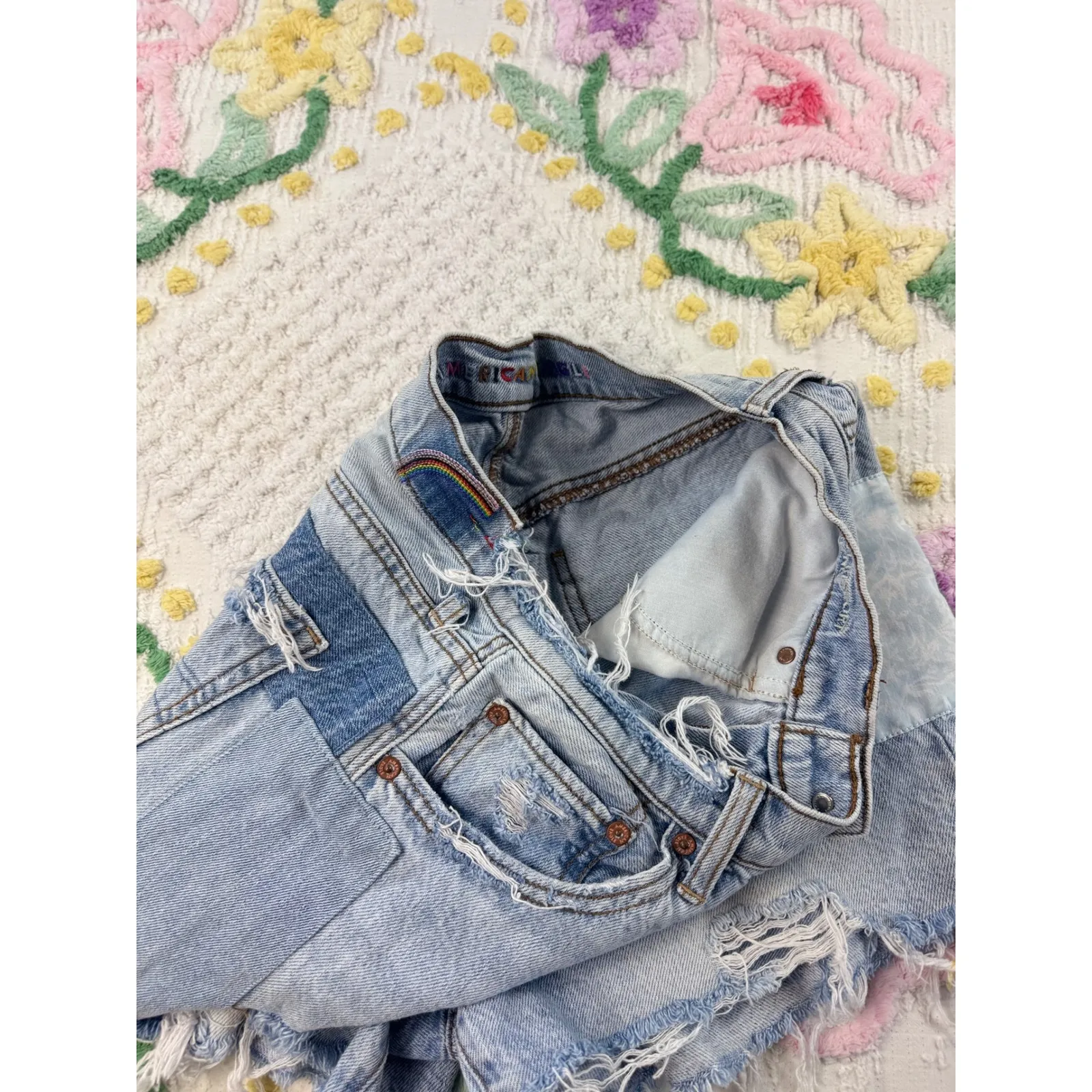 American Eagle Outfitters Distressed Patchwork Denim Shorts Women Size 6 - Image 4