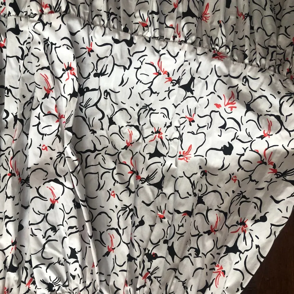 nwt zara white floral midi skirt small/medium - Image 2