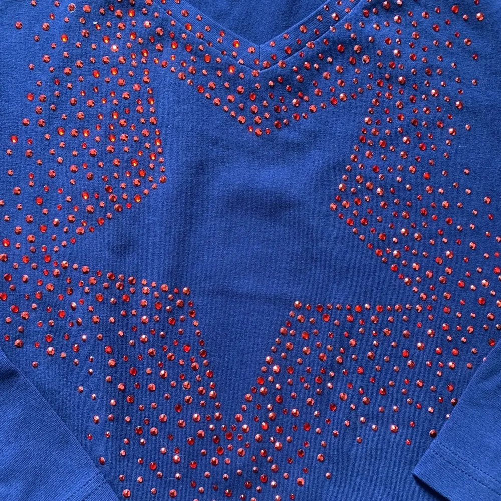 Quacker Factory Blue Top with Red Star Design M Size M - Image 2