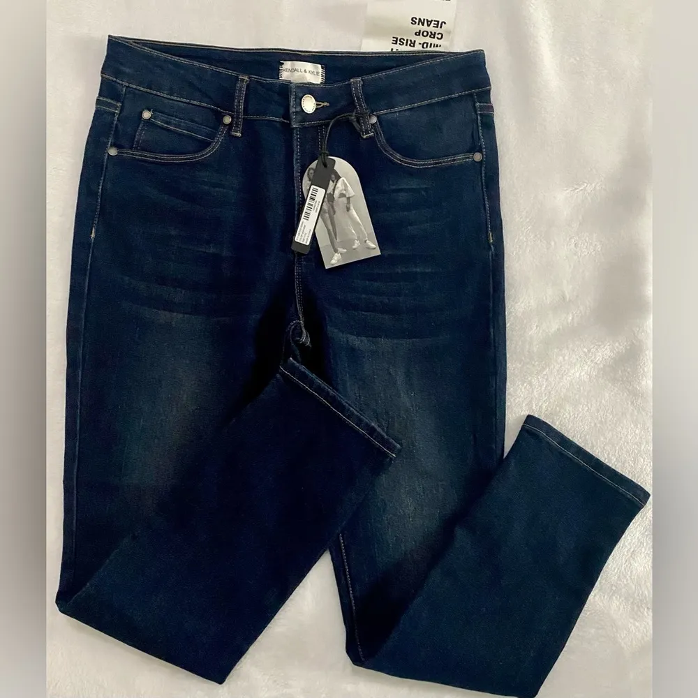Kendall & Kylie Kontent Mid-Rise Crop Jeans Color Anaheim S 11/12 NWT - Image 2