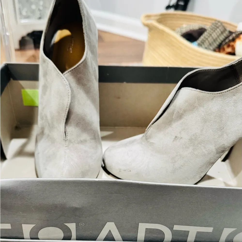 Apt 9 Grey Suede Pull On Booties - Image 7